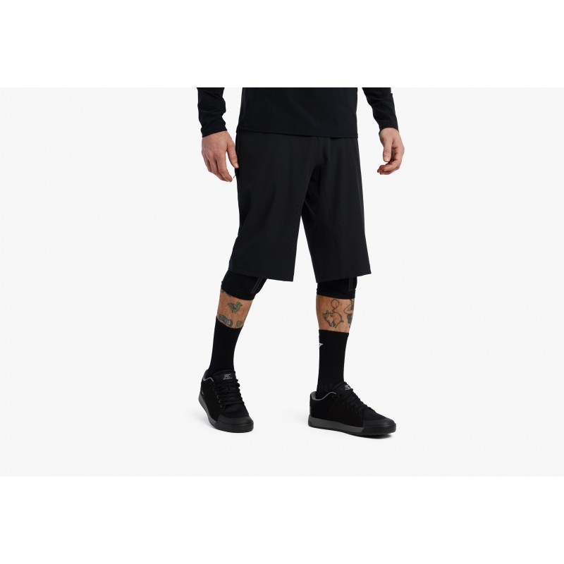 RACE FACE Traverse Shorts Black S